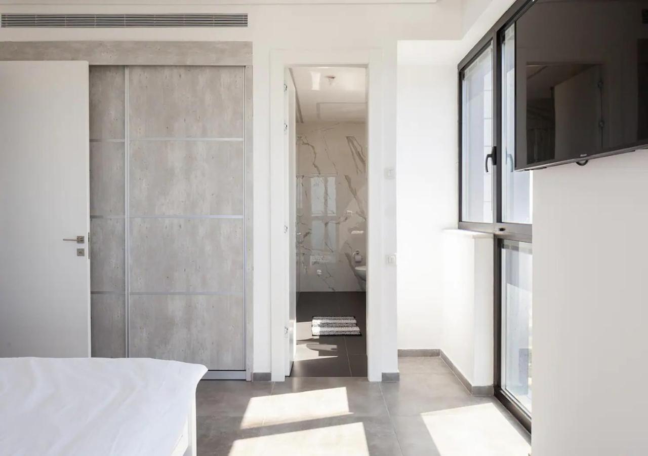 Oַ&O Group- Luxury Penthouse Jacuzzi Sea 36 Floor Apartment Bat Yam Exterior photo